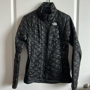 The North Face women’s thermoball jacket in black size xs